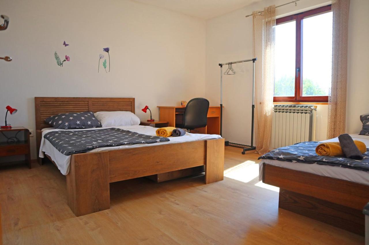 Apartamento Apartman Slavko Tar-Vabriga Exterior foto