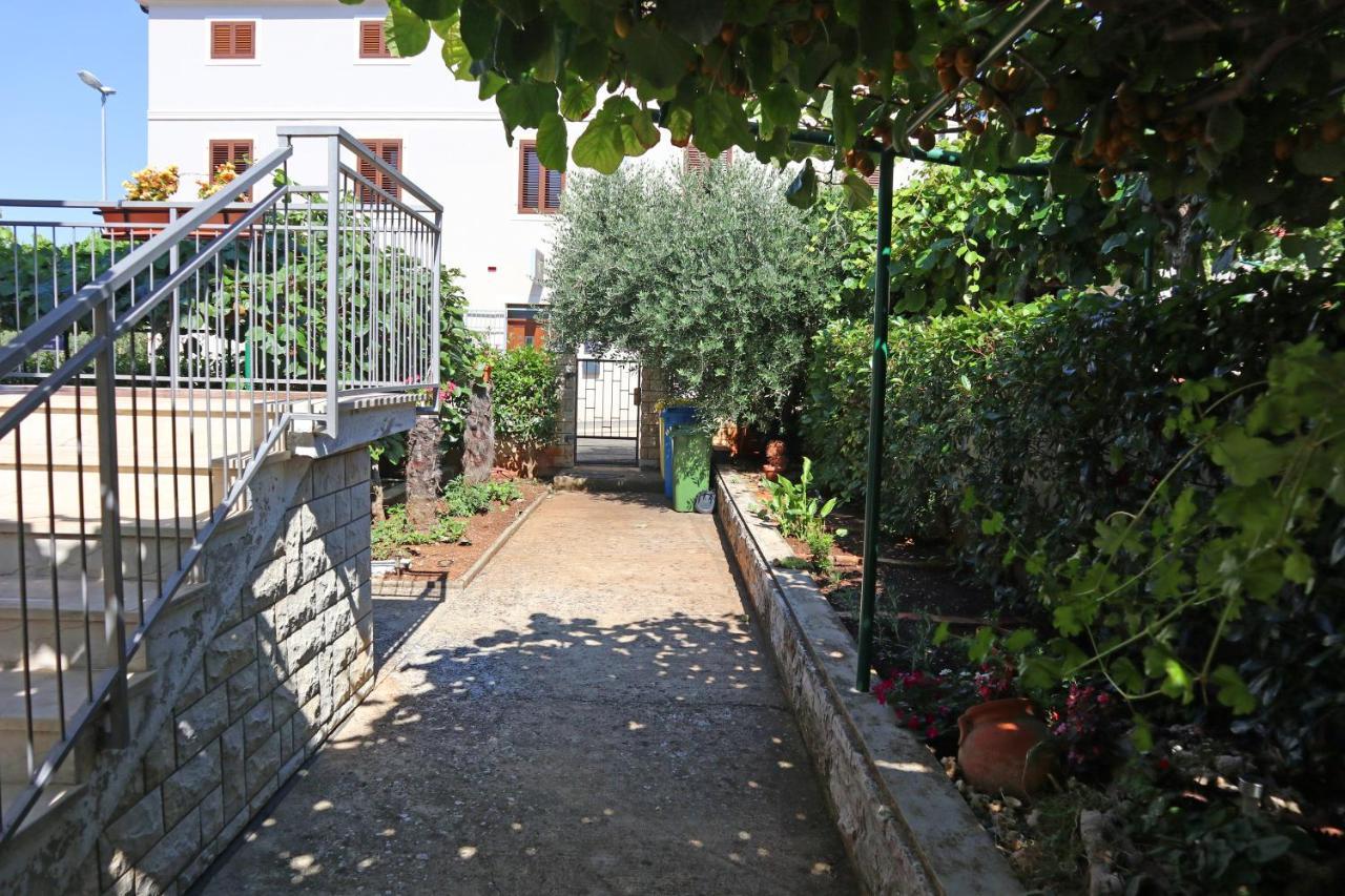 Apartamento Apartman Slavko Tar-Vabriga Exterior foto