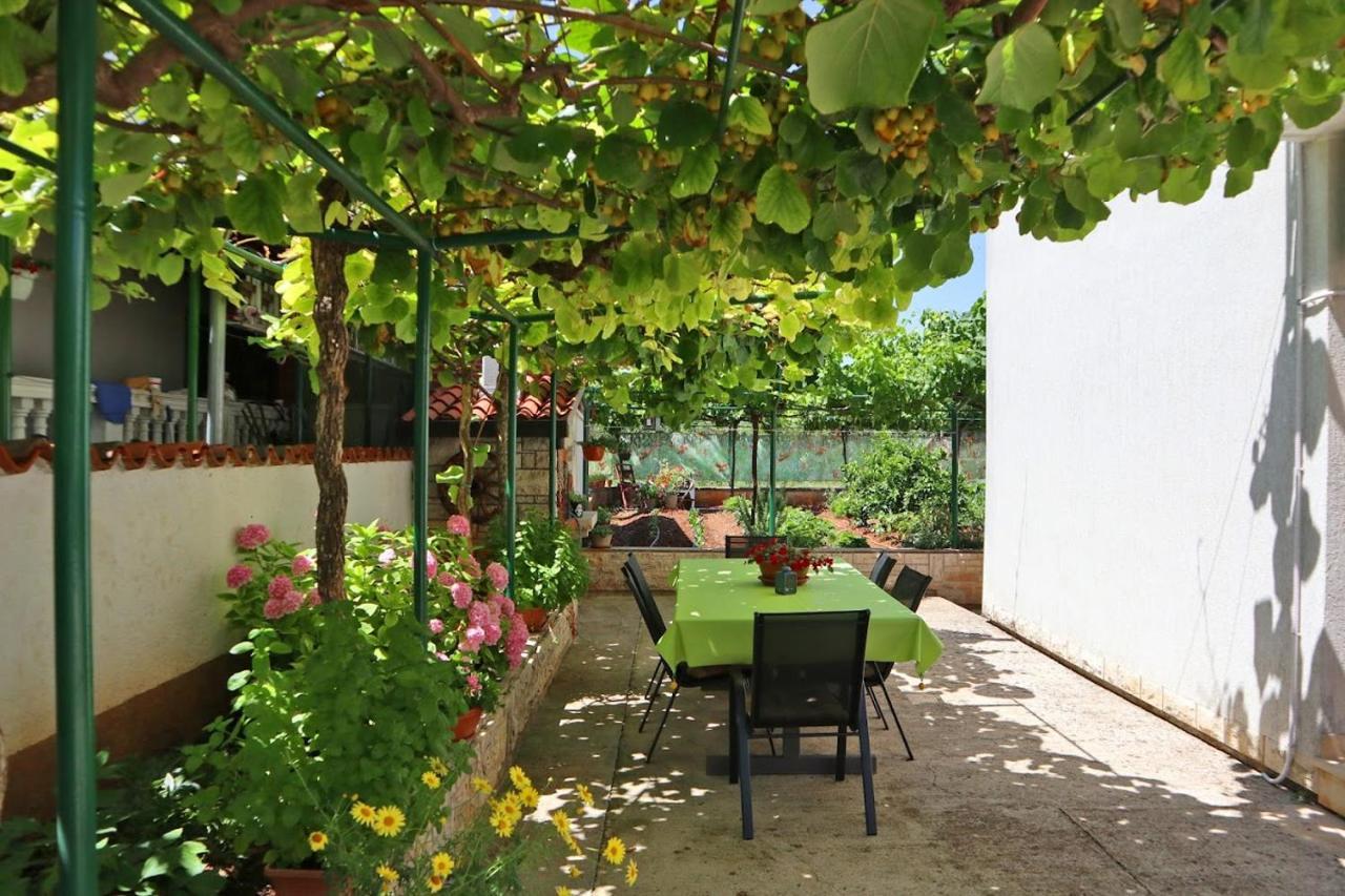 Apartamento Apartman Slavko Tar-Vabriga Exterior foto