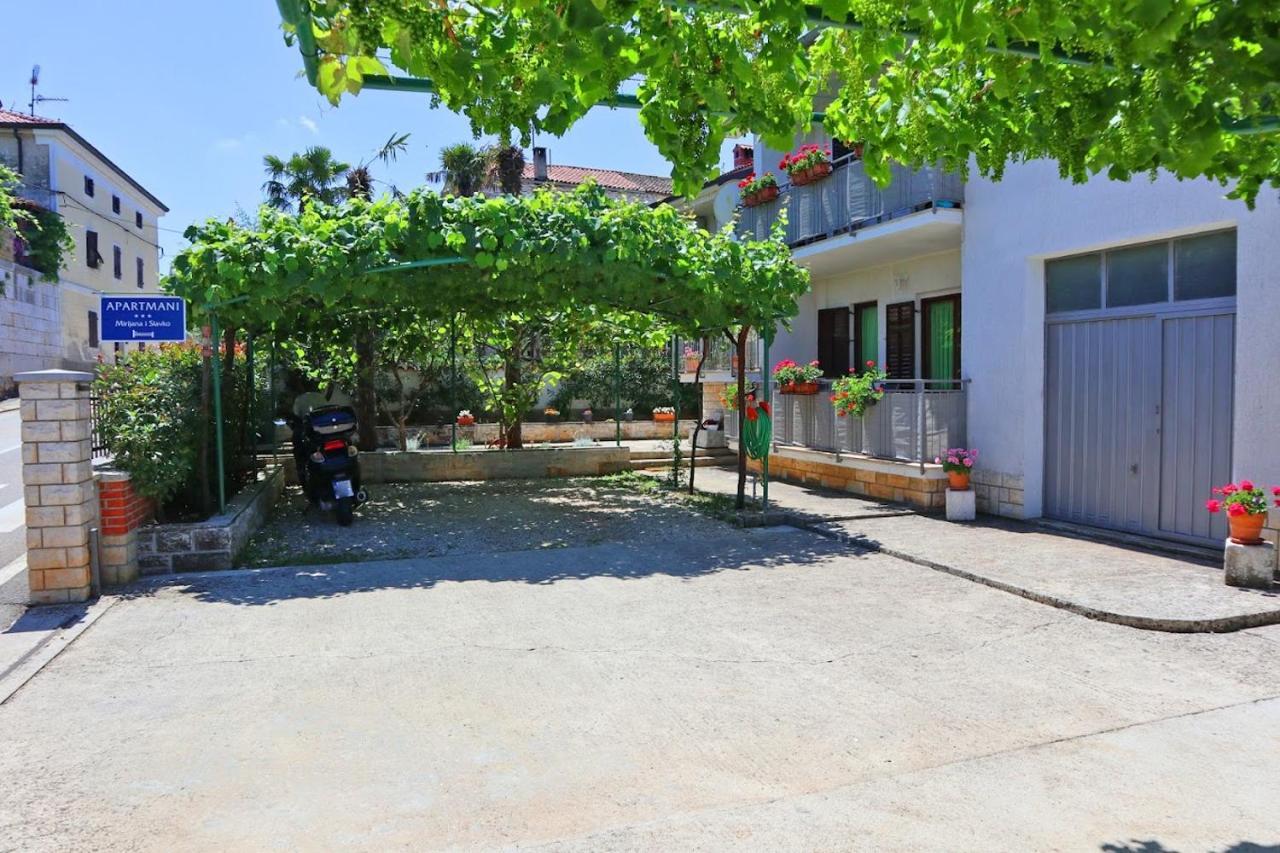 Apartamento Apartman Slavko Tar-Vabriga Exterior foto